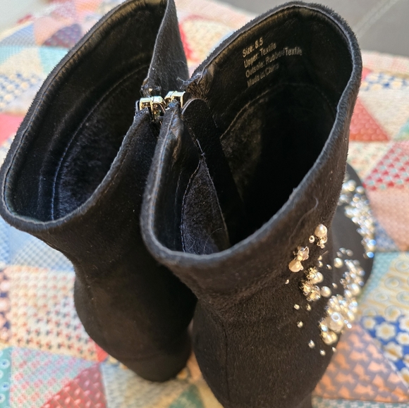 Olivia Miller Diomede Pearl and Rhinestone Booties, Black, EUC, Size 8.5US - Picture 6 of 10